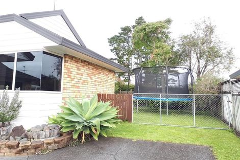 Photo of property in 22 Harbour Lights Close, West Harbour, Auckland, 0618