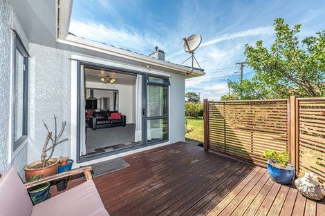 Photo of property in 21 Omori Place, Castlecliff, Whanganui, 4501