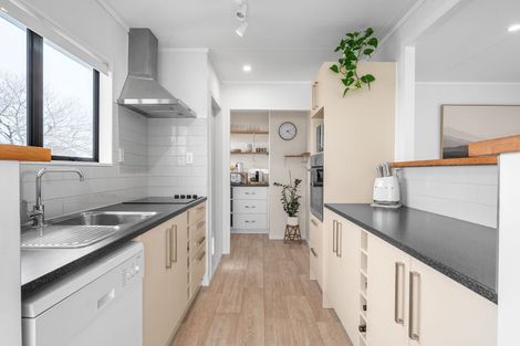 Photo of property in 9b Beadle Place, St Andrews, Hamilton, 3200
