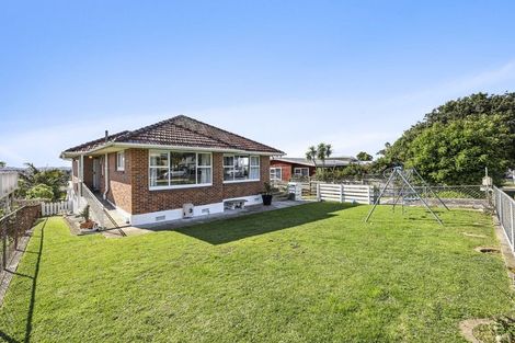 Photo of property in 73 Bradbury Road, Botany Downs, Auckland, 2010