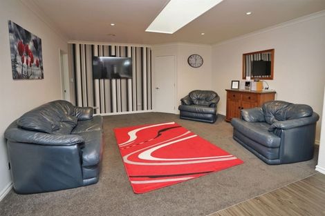 Photo of property in 18 Burgundy Court, Rototuna, Hamilton, 3210