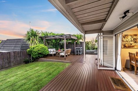 Photo of property in 112 Whangaparaoa Road, Red Beach, 0932