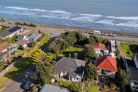 Photo of property in 25 The Esplanade, Raumati South, Paraparaumu, 5032