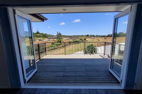 Photo of property in 17 Stockyard Crescent, Pukekohe, 2120