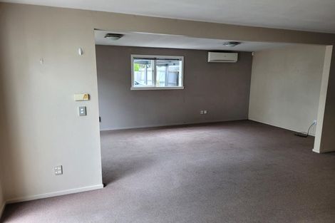 Photo of property in 4/6 Defoe Place, Waltham, Christchurch, 8023