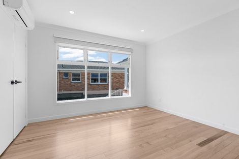 Photo of property in 514a Blockhouse Bay Road, Blockhouse Bay, Auckland, 0600