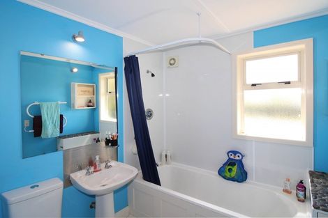 Photo of property in 87 Brandon Street, Featherston, 5710