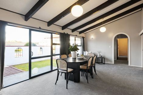 Photo of property in 20 Burn-murdoch Street, St Andrews, Hamilton, 3200