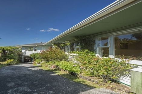 Photo of property in 26 Bellringer Crescent, Newlands, Wellington, 6037