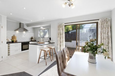 Photo of property in 2/40 Gills Avenue, Papakura, 2110