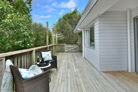 Photo of property in 3 Logan Lane, Stanmore Bay, Whangaparaoa, 0932