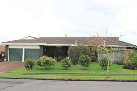 Photo of property in 14 St Simon Place, Botany Downs, Auckland, 2010