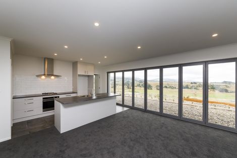 Photo of property in 34 Varsity Heights, Fitzherbert, Palmerston North, 4410