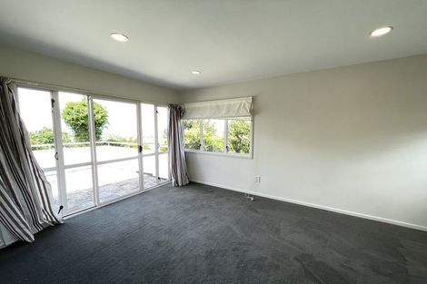 Photo of property in 2/21 Calypso Place, Rothesay Bay, Auckland, 0630