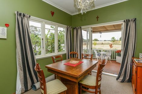 Photo of property in Sawyers Arms Hotel, 11 Buckland Street, Tikokino, Waipawa, 4273