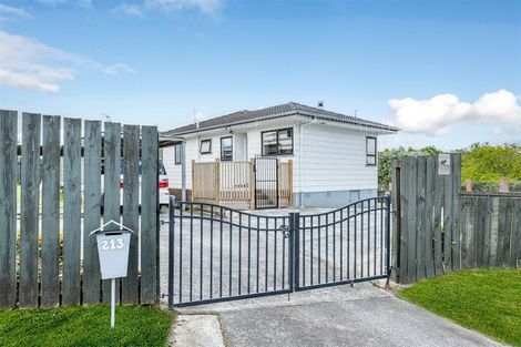 Photo of property in 213 Mahia Road, Wattle Downs, Auckland, 2103