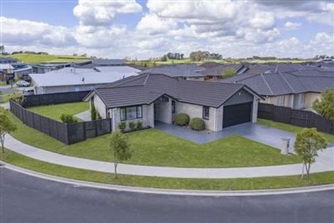 Photo of property in 14 Piwakawaka Court, Rototuna North, Hamilton, 3210