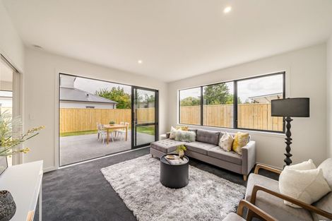 Photo of property in 47b Heretaunga Square, Silverstream, Upper Hutt, 5019