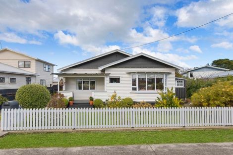 Photo of property in 119 Weraroa Road, Waverley, 4510