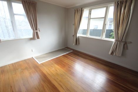 Photo of property in 8 Ayr Place, Hokowhitu, Palmerston North, 4410