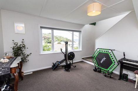 Photo of property in 8 Bowes Crescent, Strathmore Park, Wellington, 6022