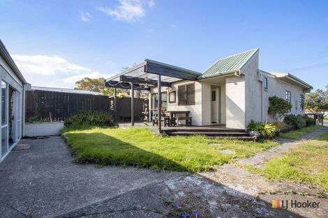 Photo of property in 47 Beach Road, Waihi Beach, 3611