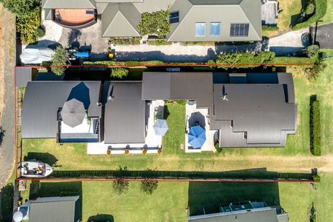 Photo of property in 17 Hahei Beach Road, Hahei, Whitianga, 3591