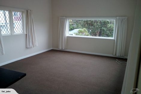 Photo of property in 16 Milne Terrace, Island Bay, Wellington, 6023