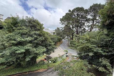Photo of property in 143 Wadestown Road, Wadestown, Wellington, 6012