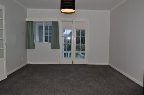 Photo of property in 111 Seaview Road, Paraparaumu Beach, Paraparaumu, 5032