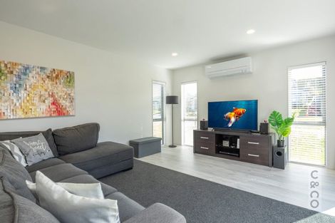 Photo of property in 54 Vinistra Road, Kumeu, 0810