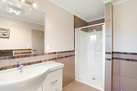 Photo of property in 47 Geneva Terrace, Kelvin Grove, Palmerston North, 4414