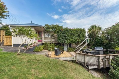 Photo of property in 21 Island Bay Road, Beach Haven, Auckland, 0626
