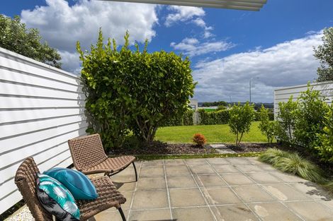 Photo of property in 14/40 Scarlet Oak Drive, Schnapper Rock, Auckland, 0632