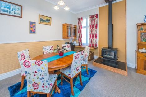 Photo of property in 21 Weraroa Road, Waverley, 4510