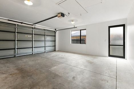 Photo of property in 21 Sorrento Place, Kelvin Grove, Palmerston North, 4414