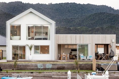 Photo of property in 16 Ngaroma Crescent, Whitianga, 3510