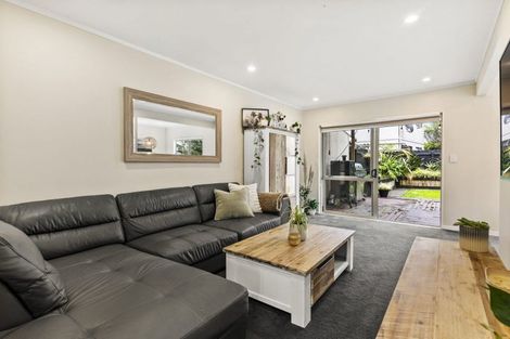Photo of property in 63 Pooks Road, Ranui, Auckland, 0612