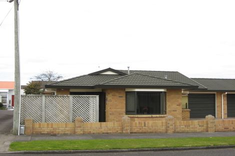 Photo of property in 2a Turakina Street, Merrilands, New Plymouth, 4312