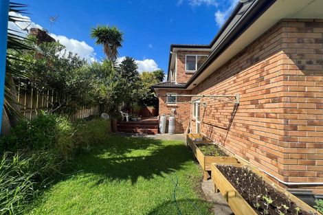 Photo of property in 42 John Davis Road, Mount Roskill, Auckland, 1041