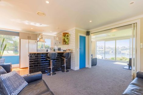 Photo of property in 64 Ellesmere Street, Ravensbourne, Dunedin, 9022