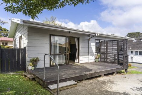 Photo of property in 1/98 Barrys Road, Glendene, Auckland, 0602