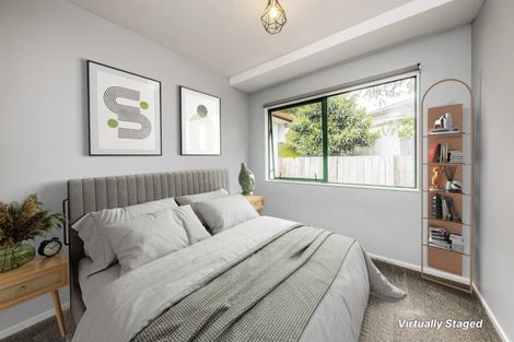 Photo of property in 2/21 Contessa Drive, Glenfield, Auckland, 0629