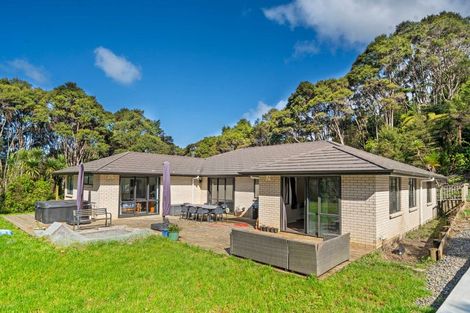 Photo of property in 296 Forest Hill Road, Waiatarua, Auckland, 0612
