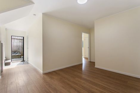 Photo of property in 1/19 Bond Crescent, Forrest Hill, Auckland, 0620