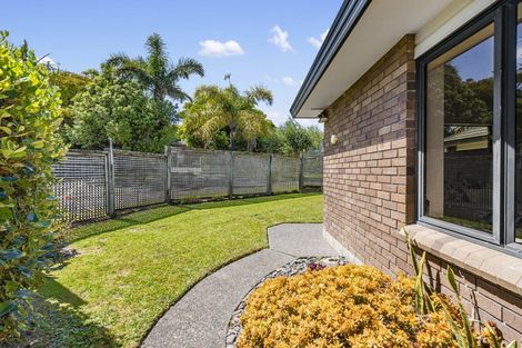 Photo of property in 31 Gilberd Place, Torbay, Auckland, 0630
