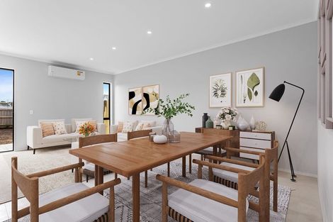 Photo of property in 28 Cambie Avenue, Red Beach, 0932