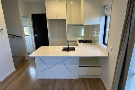 Photo of property in 2 Treeline Lane, Flat Bush, Auckland, 2019