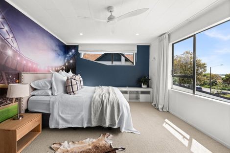 Photo of property in 42 Busby Hill, Havelock North, 4130