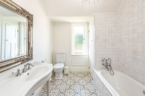 Photo of property in 4 Kent Road, Saint Johns Hill, Whanganui, 4501